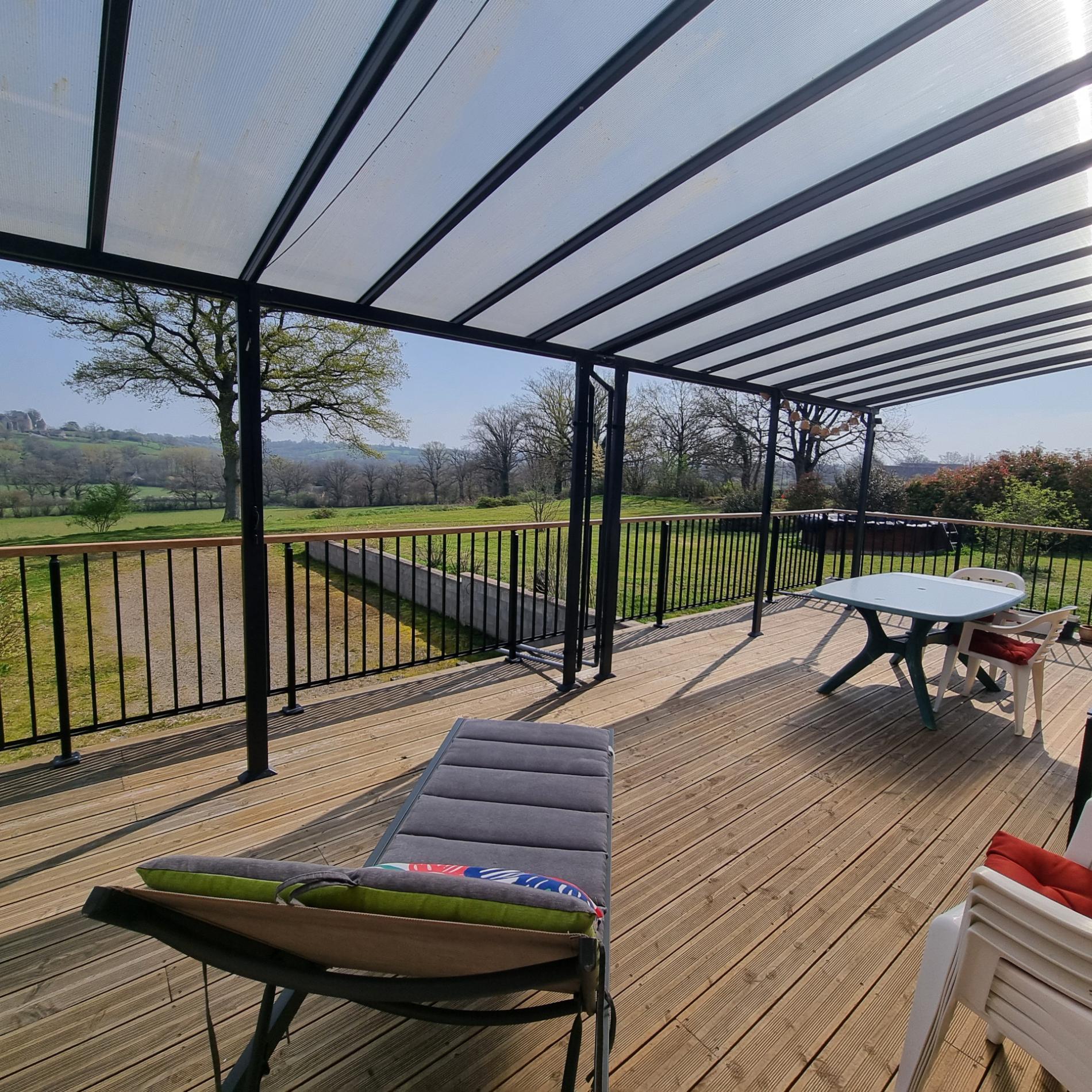 Superbe construction traditionnelle avec vue panoramique !