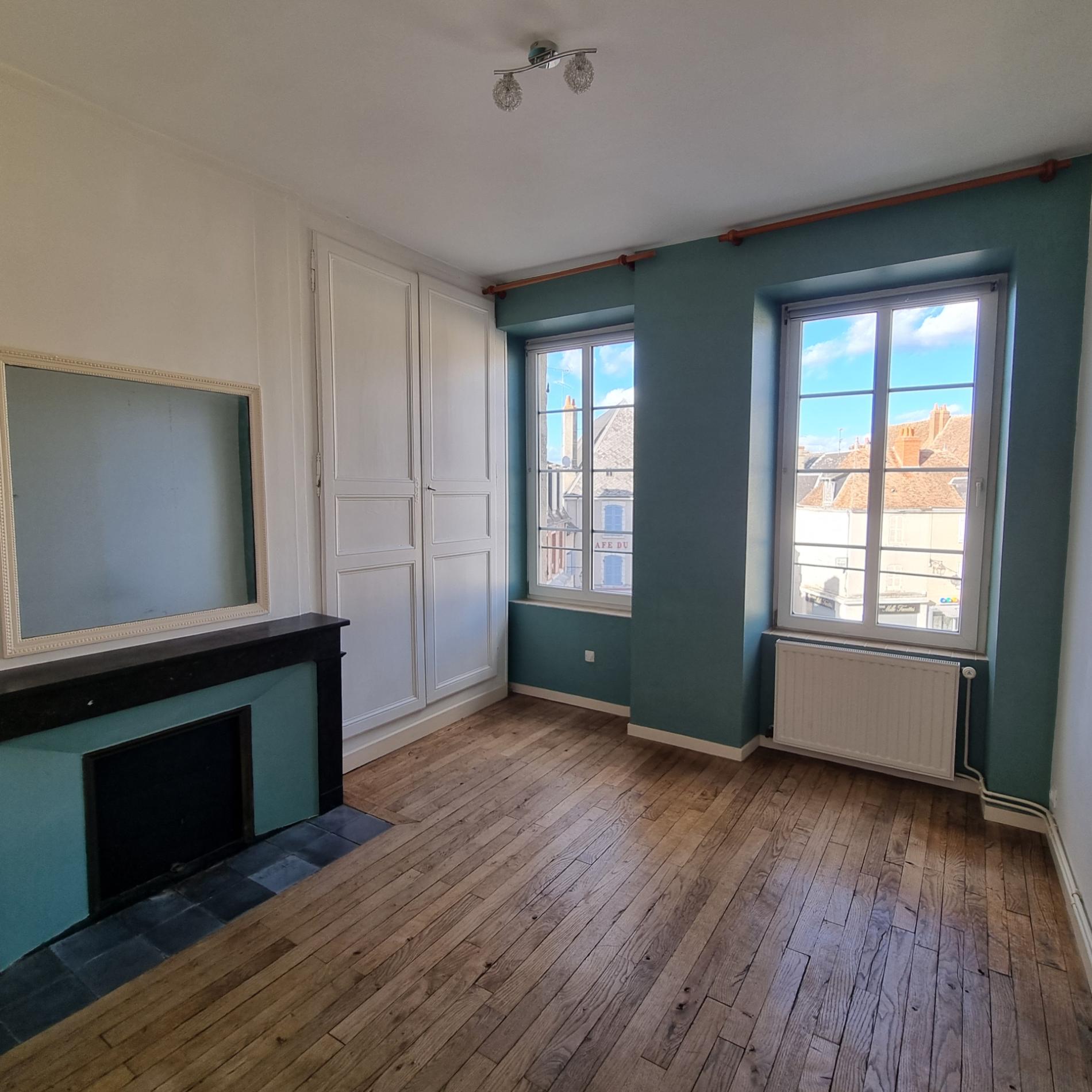 Ensemble de plusieurs appartement en centre ville !