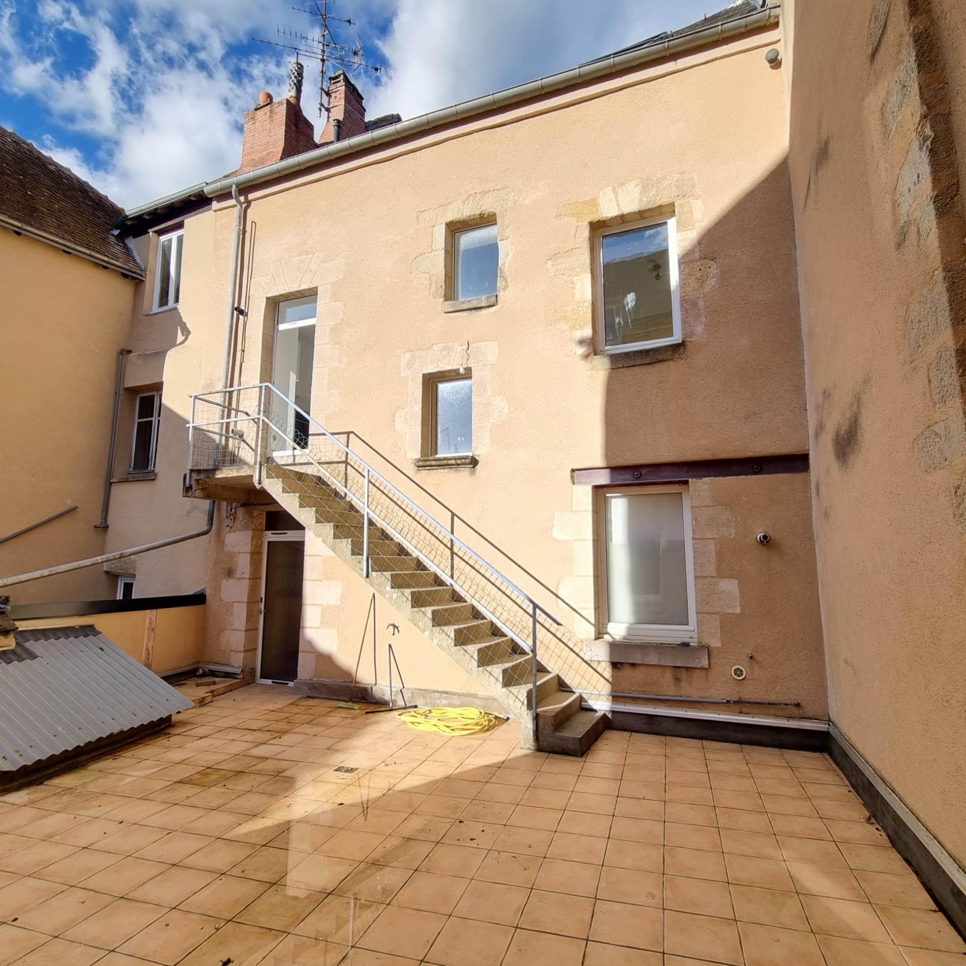 Ensemble de plusieurs appartement en centre ville !