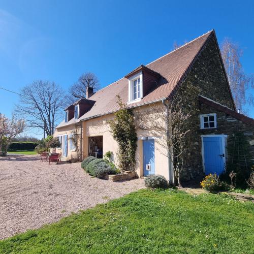 Ensemble de deux maisons d'habitation en excellent état sur 9 900 m2 de terrain !