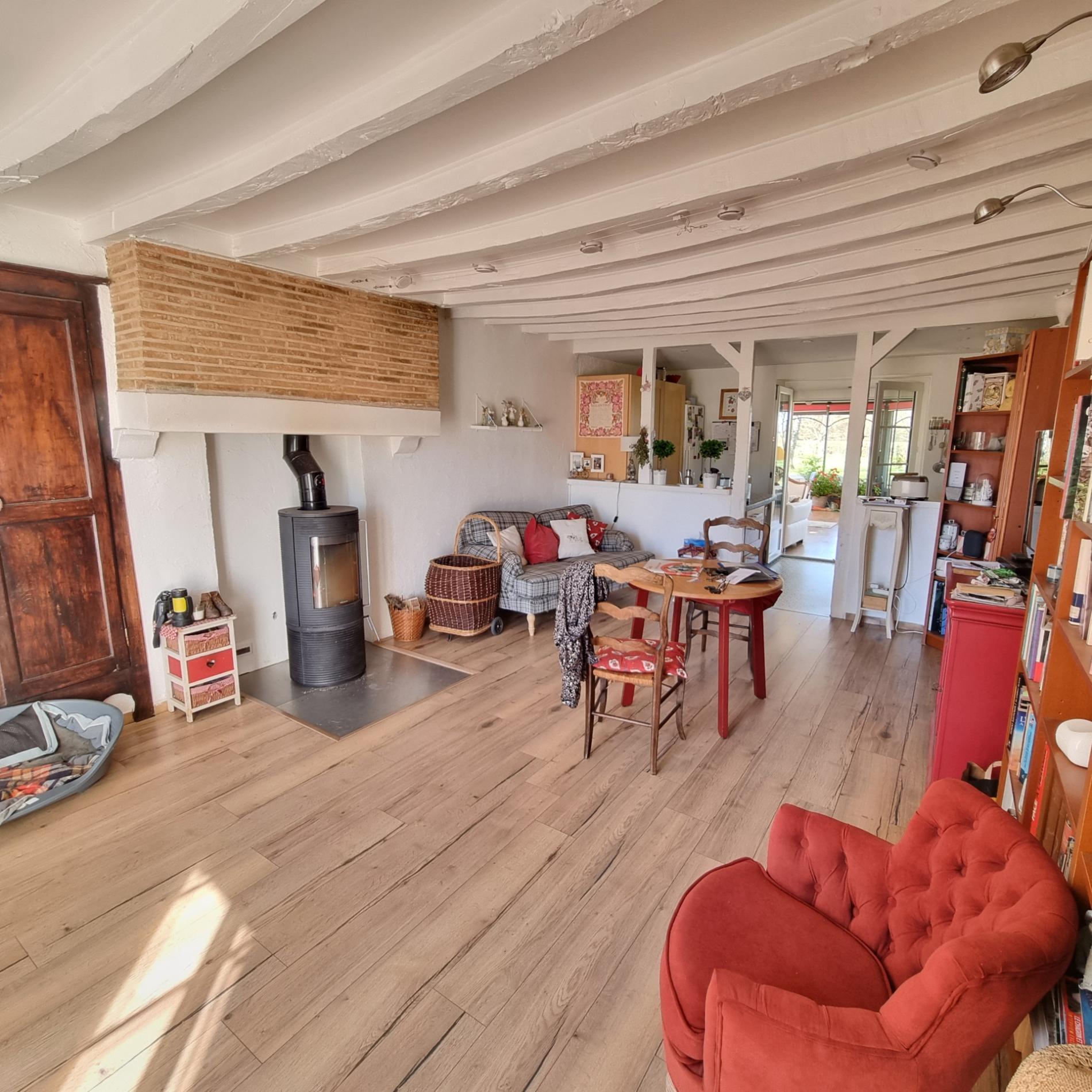 Ensemble de deux maisons d'habitation en excellent état sur 9 900 m2 de terrain !