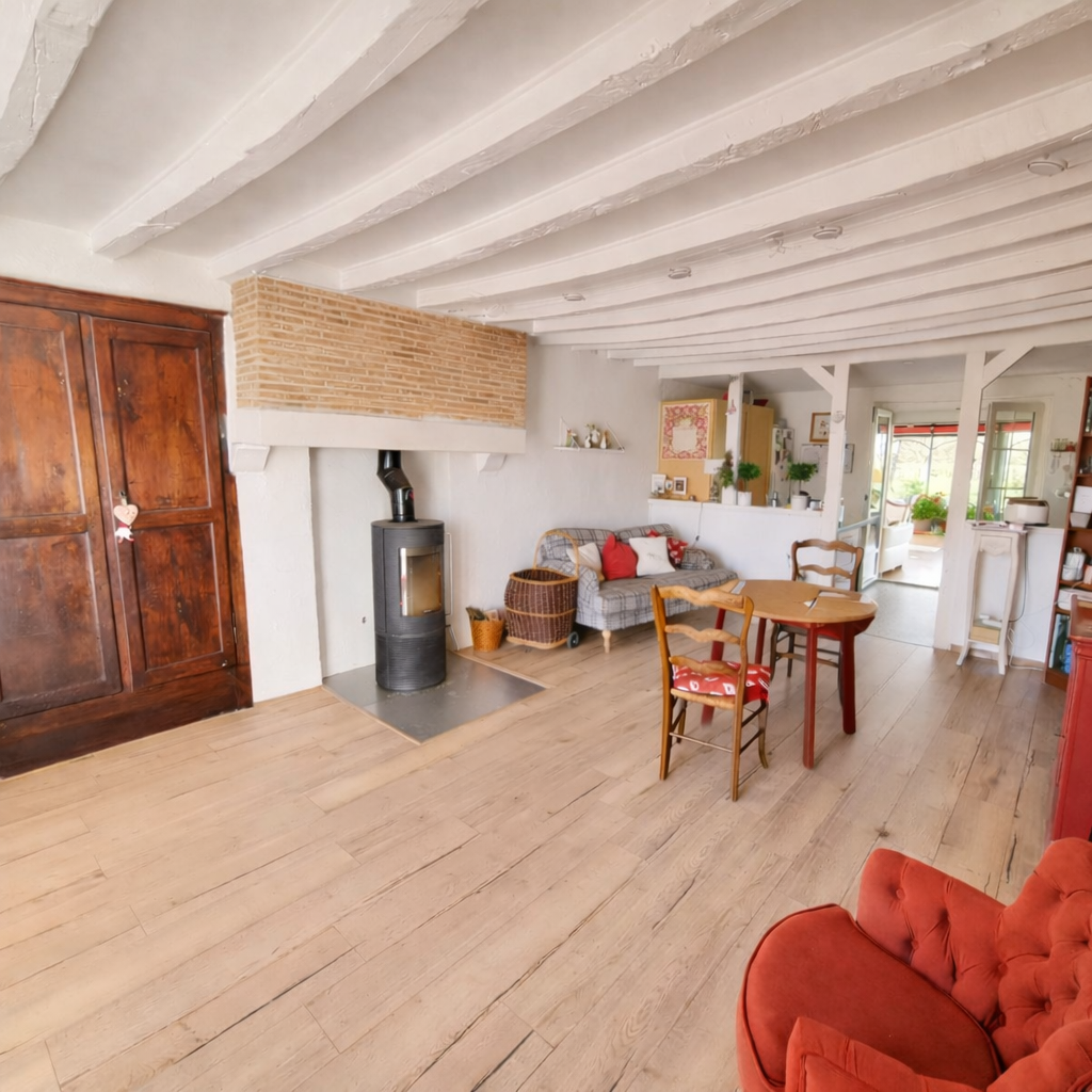 Ensemble de deux maisons d'habitation en excellent état sur 9 900 m2 de terrain !