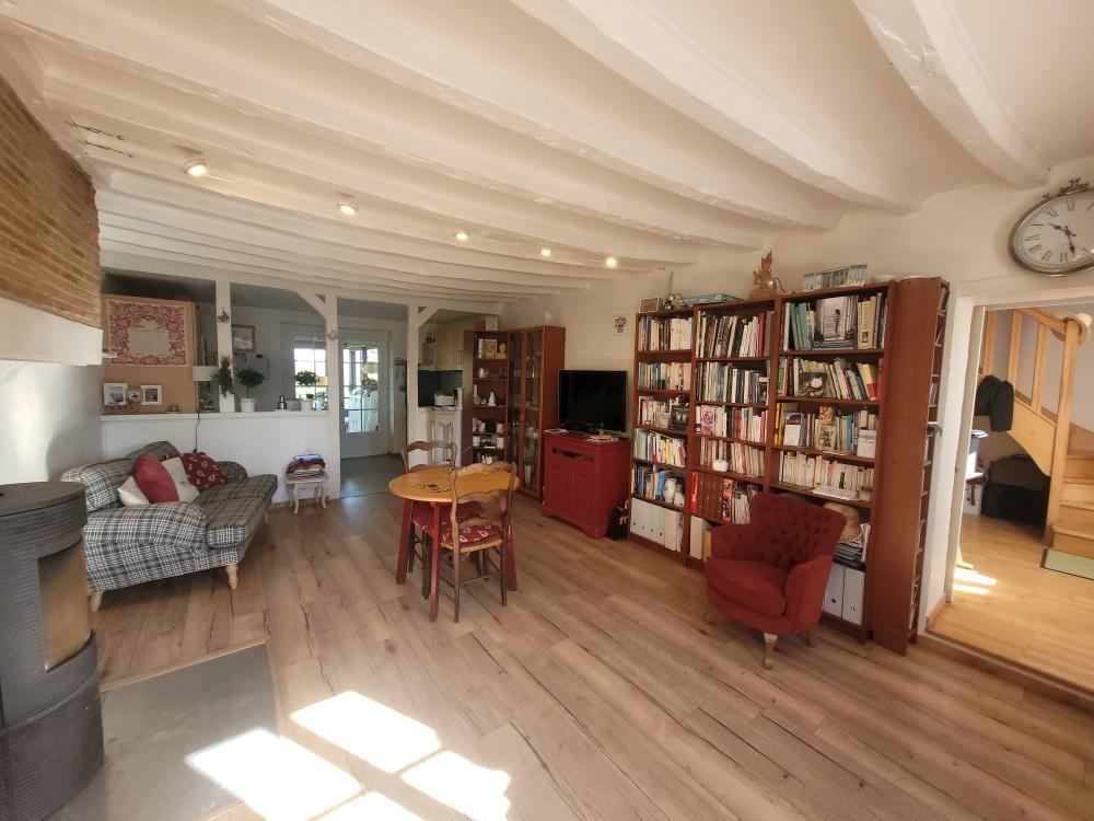 Ensemble de deux maisons d'habitation en excellent état sur 9 900 m2 de terrain !