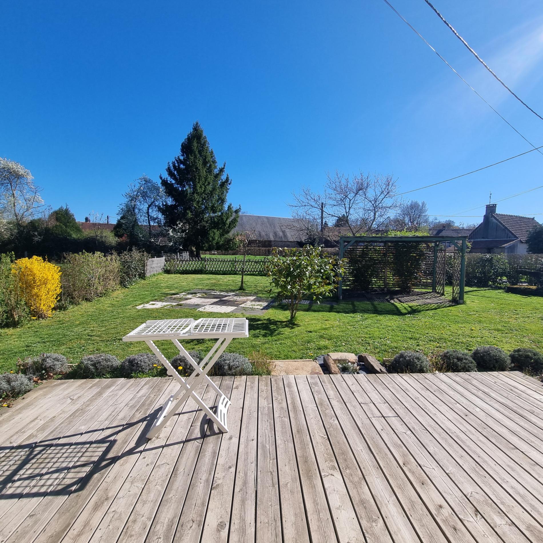 Ensemble de deux maisons d'habitation en excellent état sur 9 900 m2 de terrain !