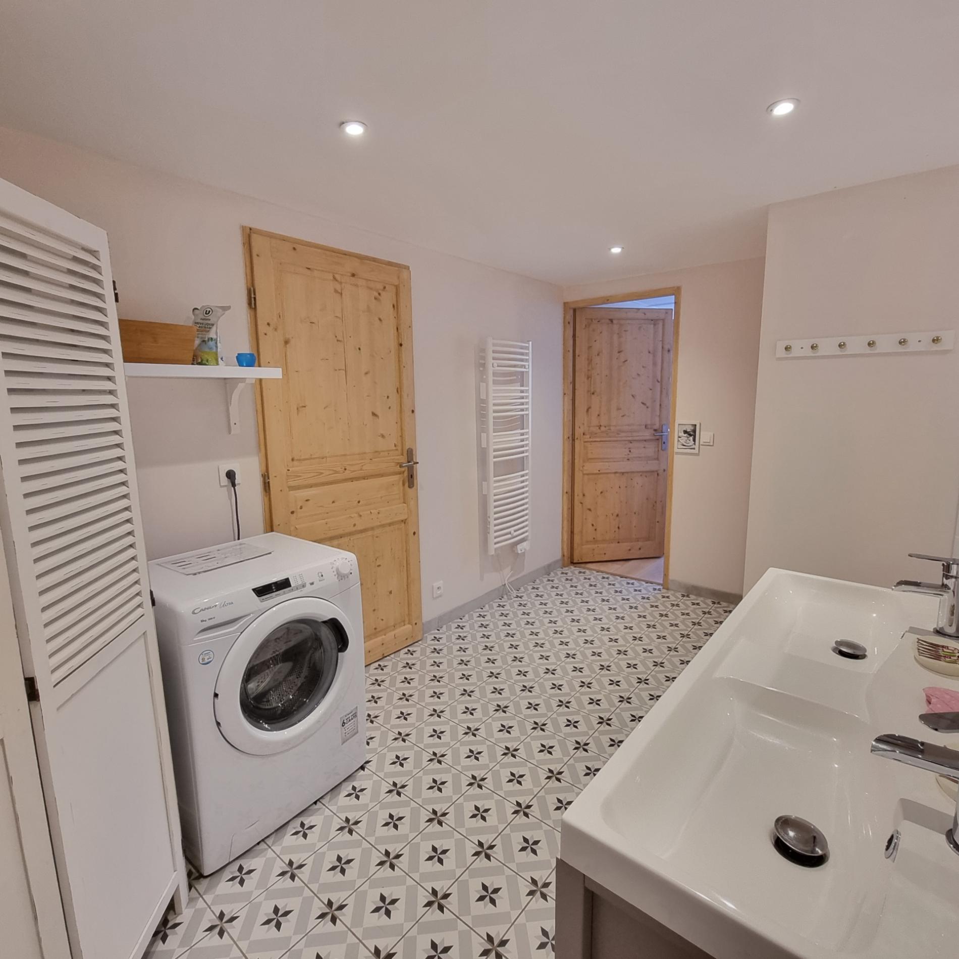 Ensemble de deux maisons d'habitation en excellent état sur 9 900 m2 de terrain !