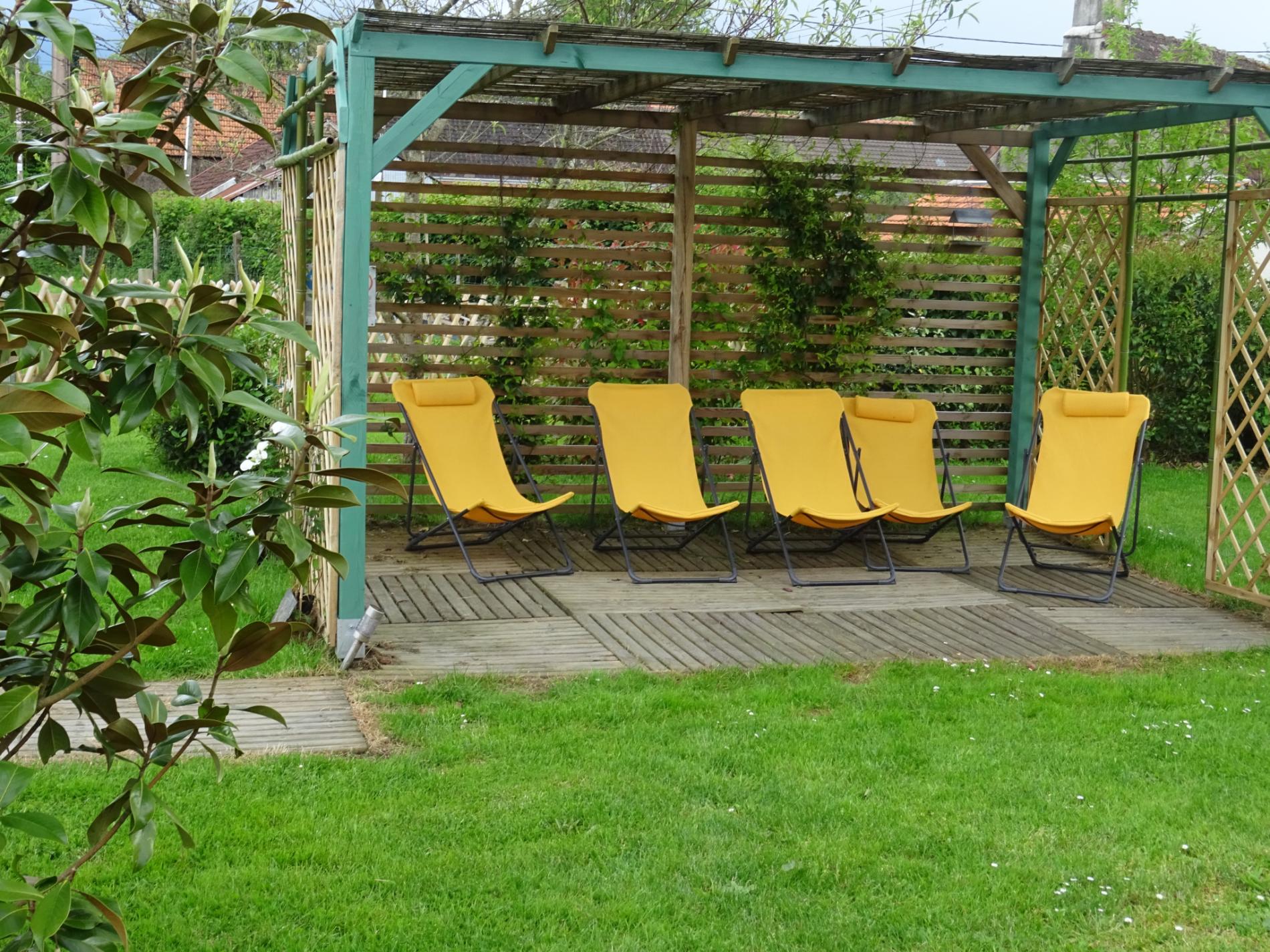 Ensemble de deux maisons d'habitation en excellent état sur 9 900 m2 de terrain !