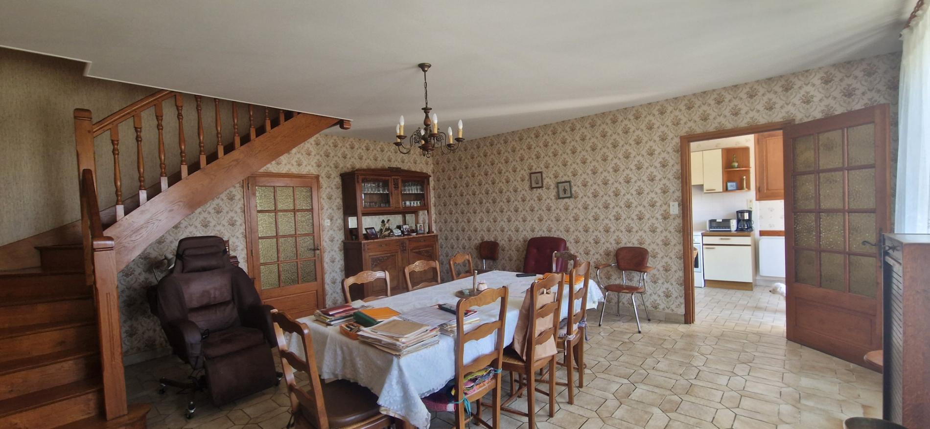 Spacieuse maison de campagne située au calme !