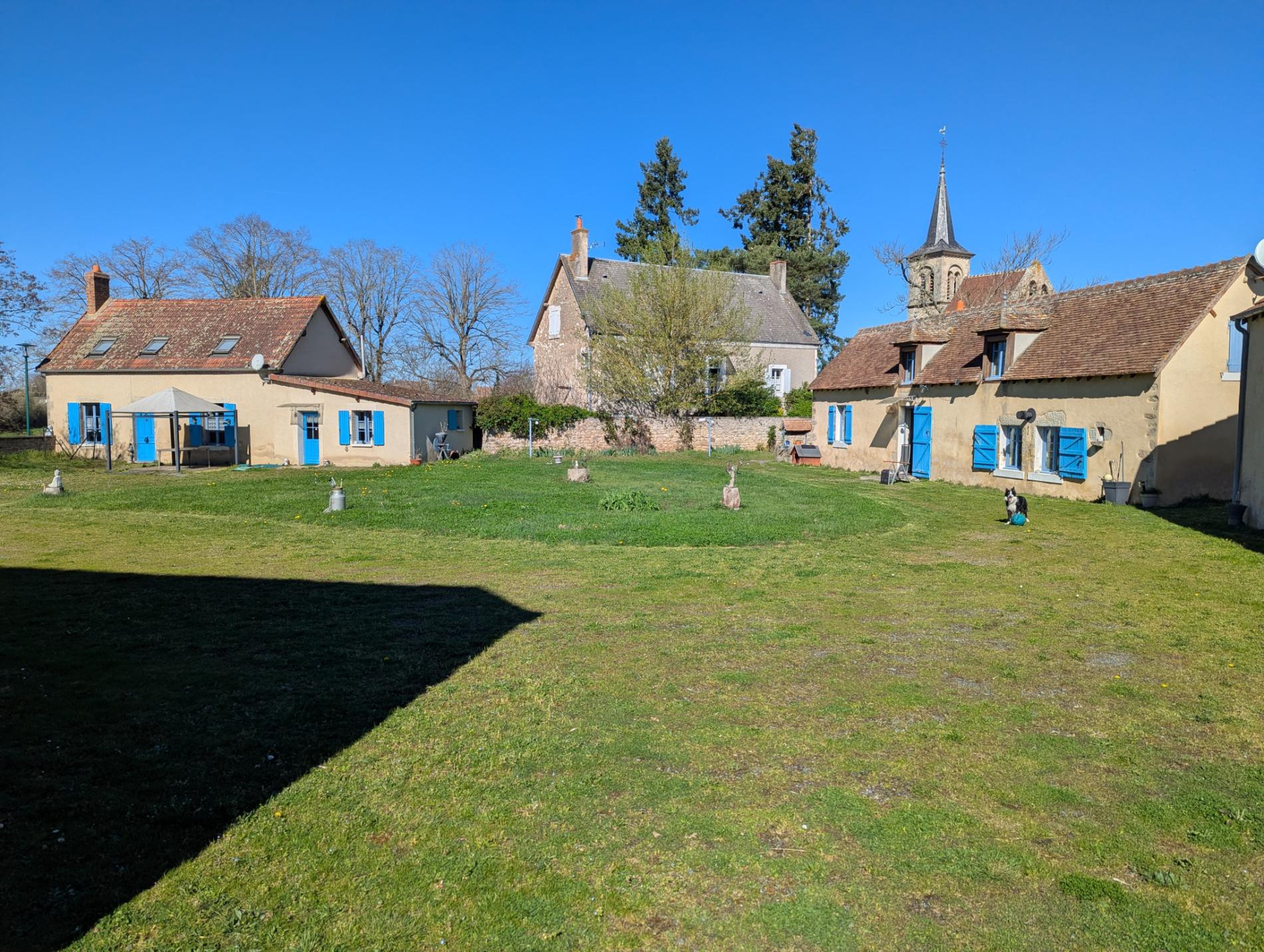 Domaine de caractère au cœur du Berry   charme, nature et sérénité !