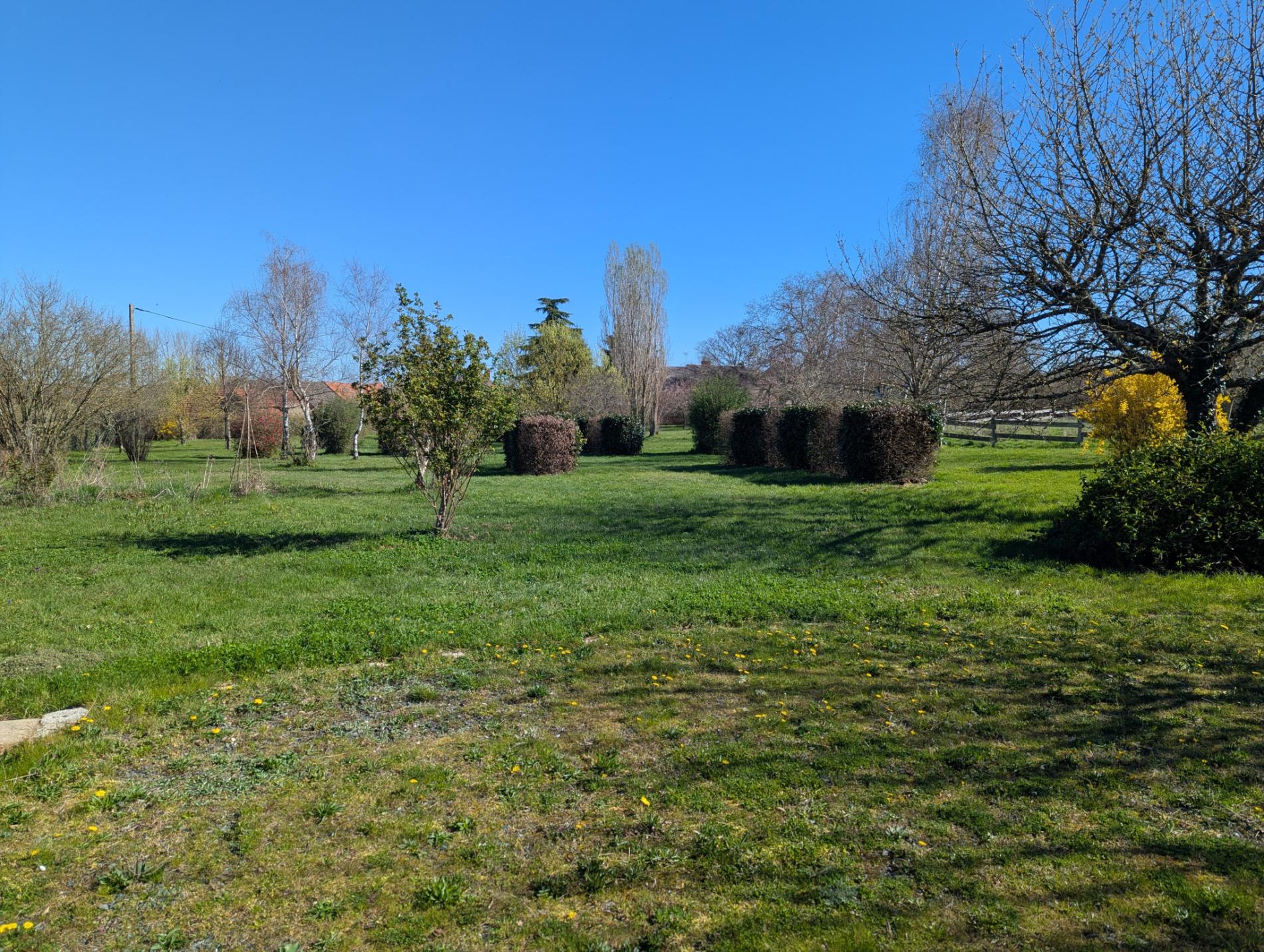 Domaine de caractère au cœur du Berry   charme, nature et sérénité !