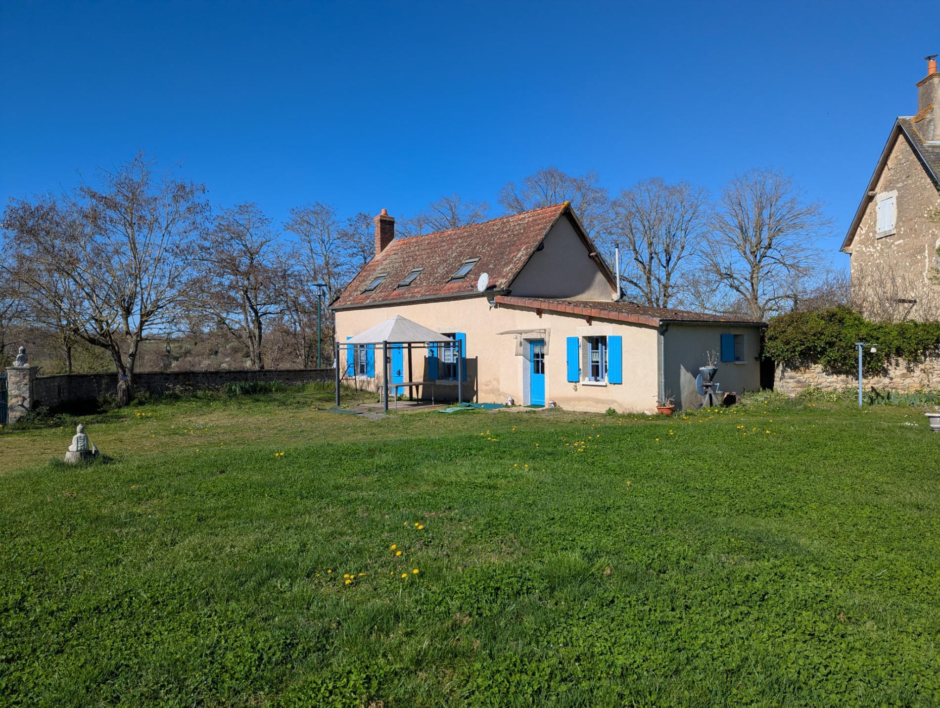 Domaine de caractère au cœur du Berry   charme, nature et sérénité !