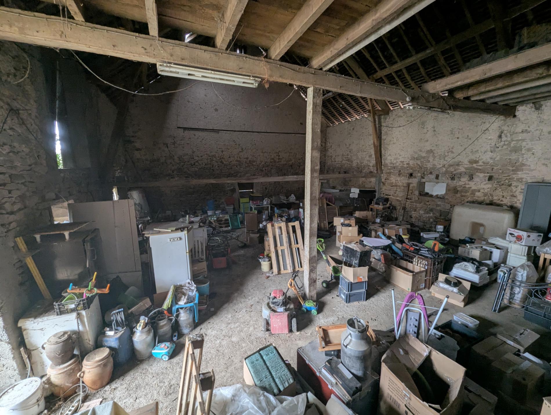 Maison de campagne avec grange à porteau sur 1ha5 !