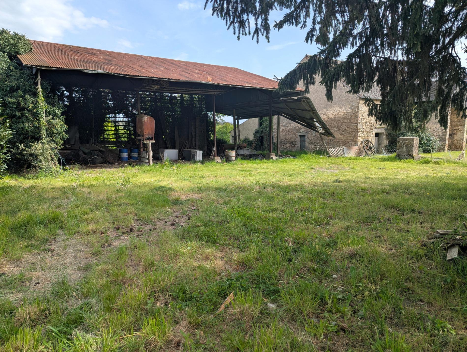 Maison de campagne avec grange à porteau sur 1ha5 !