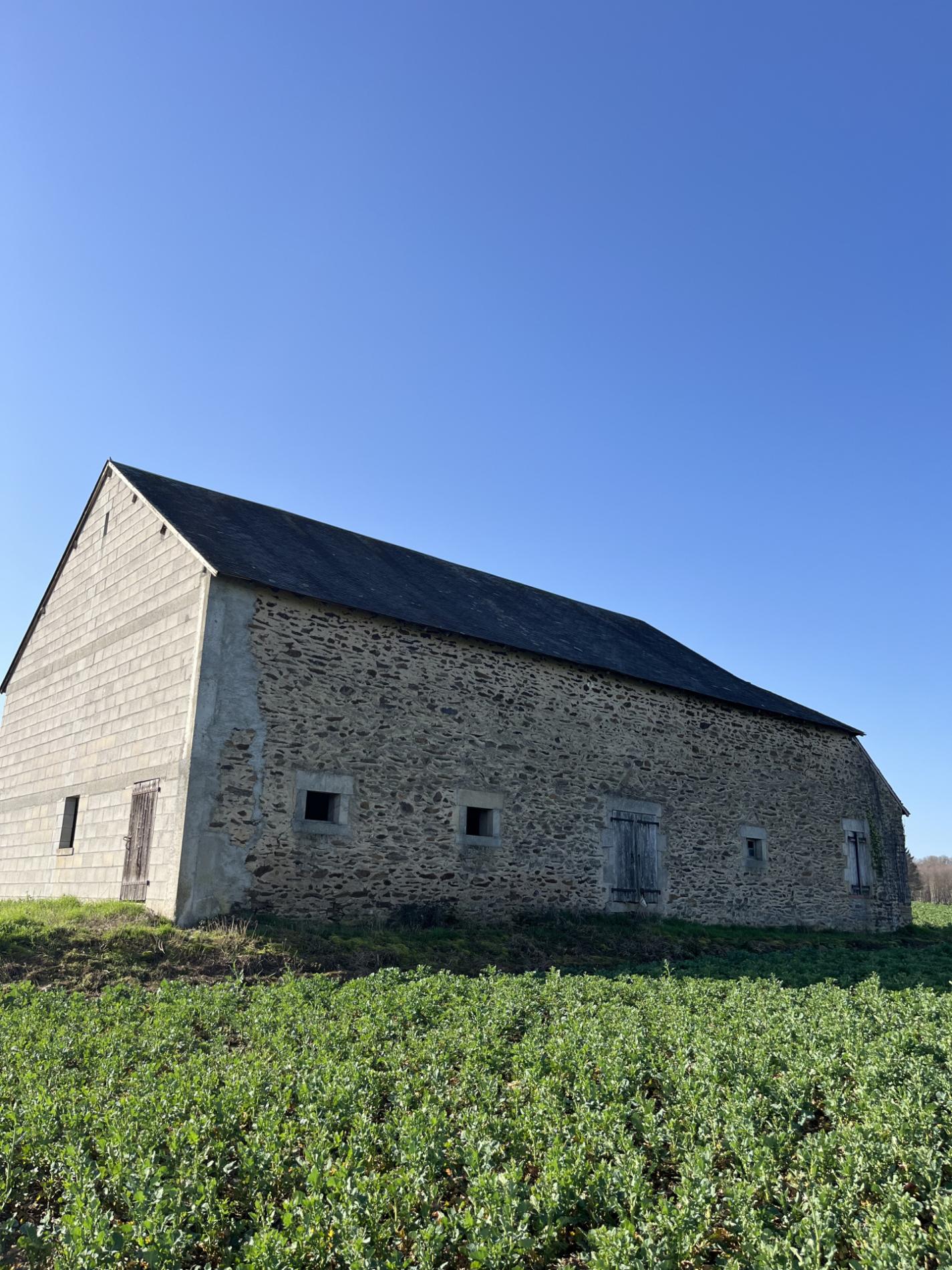 Grange à 200 mètres du 1er voisin !