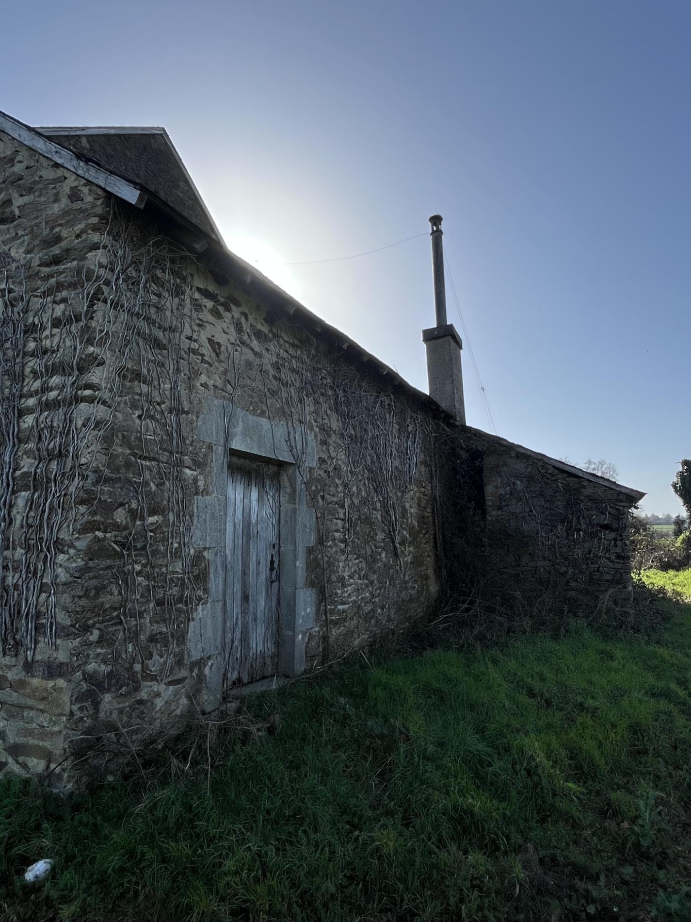 Grange à 200 mètres du 1er voisin !