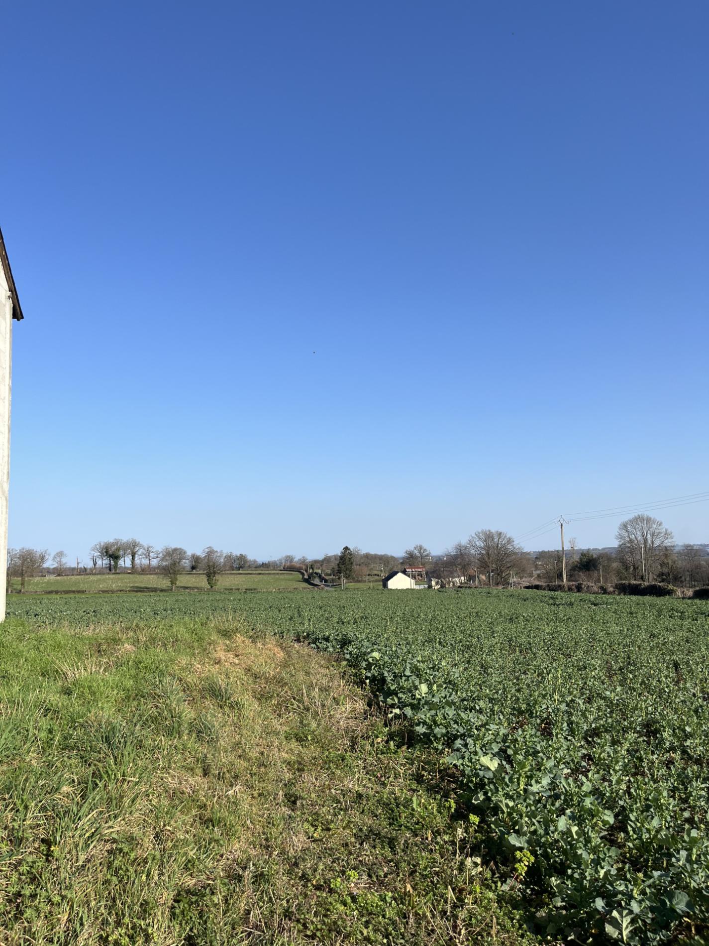 Grange à 200 mètres du 1er voisin !