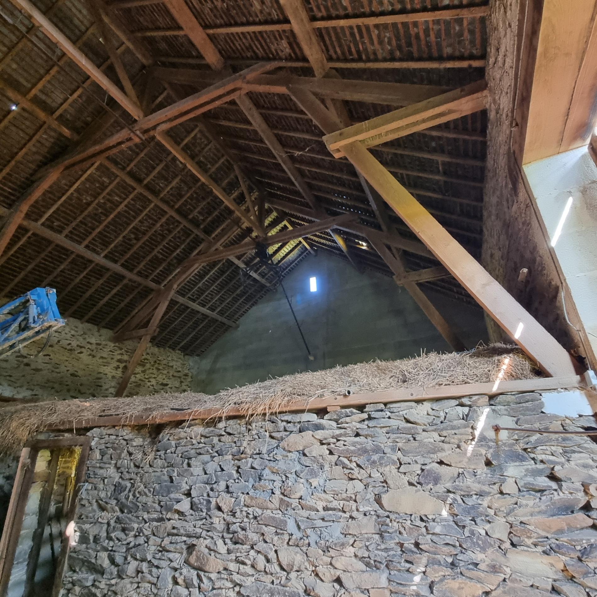 Grange à 200 mètres du 1er voisin !