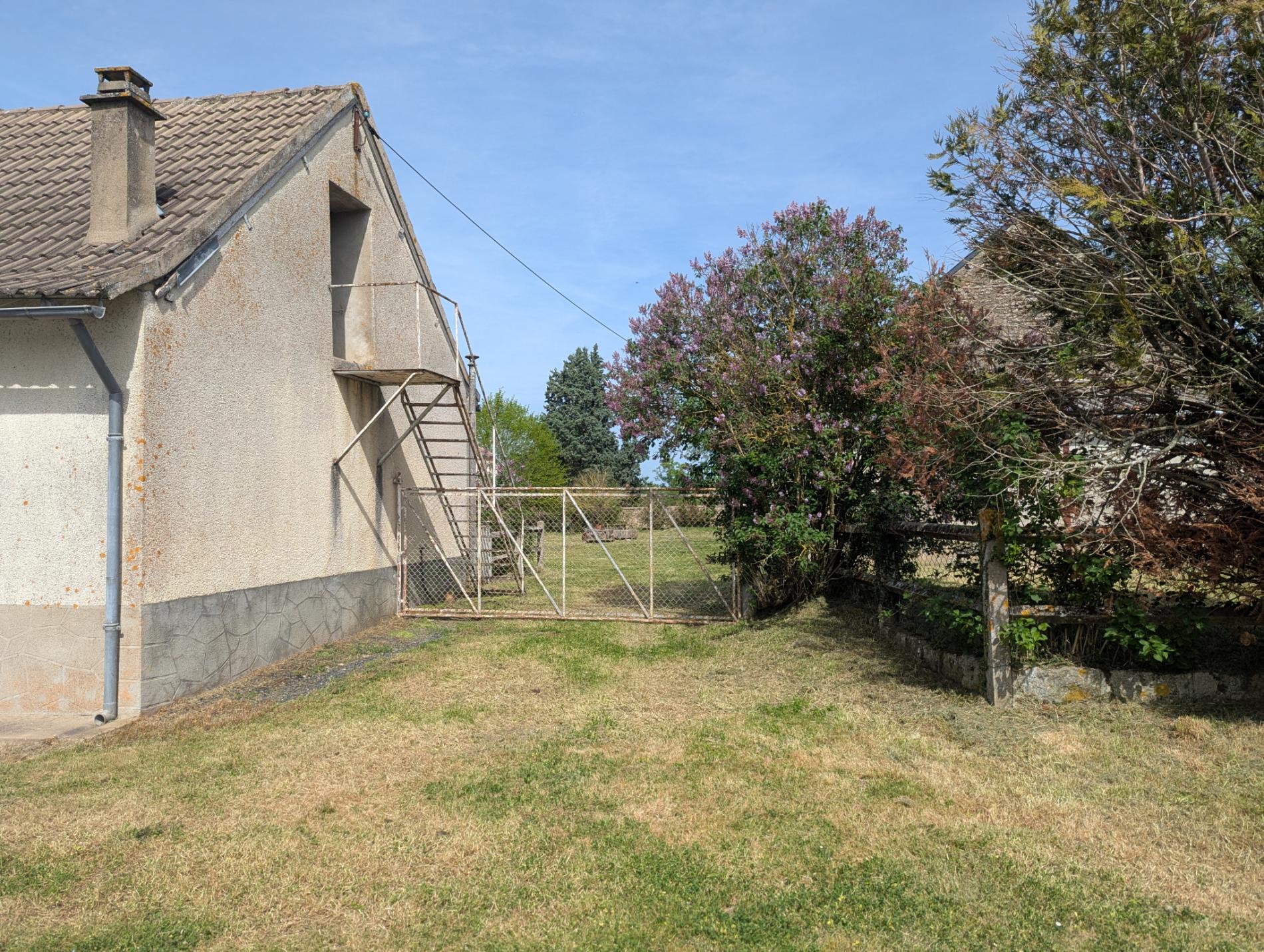 Maison de campagne avec dépendances !