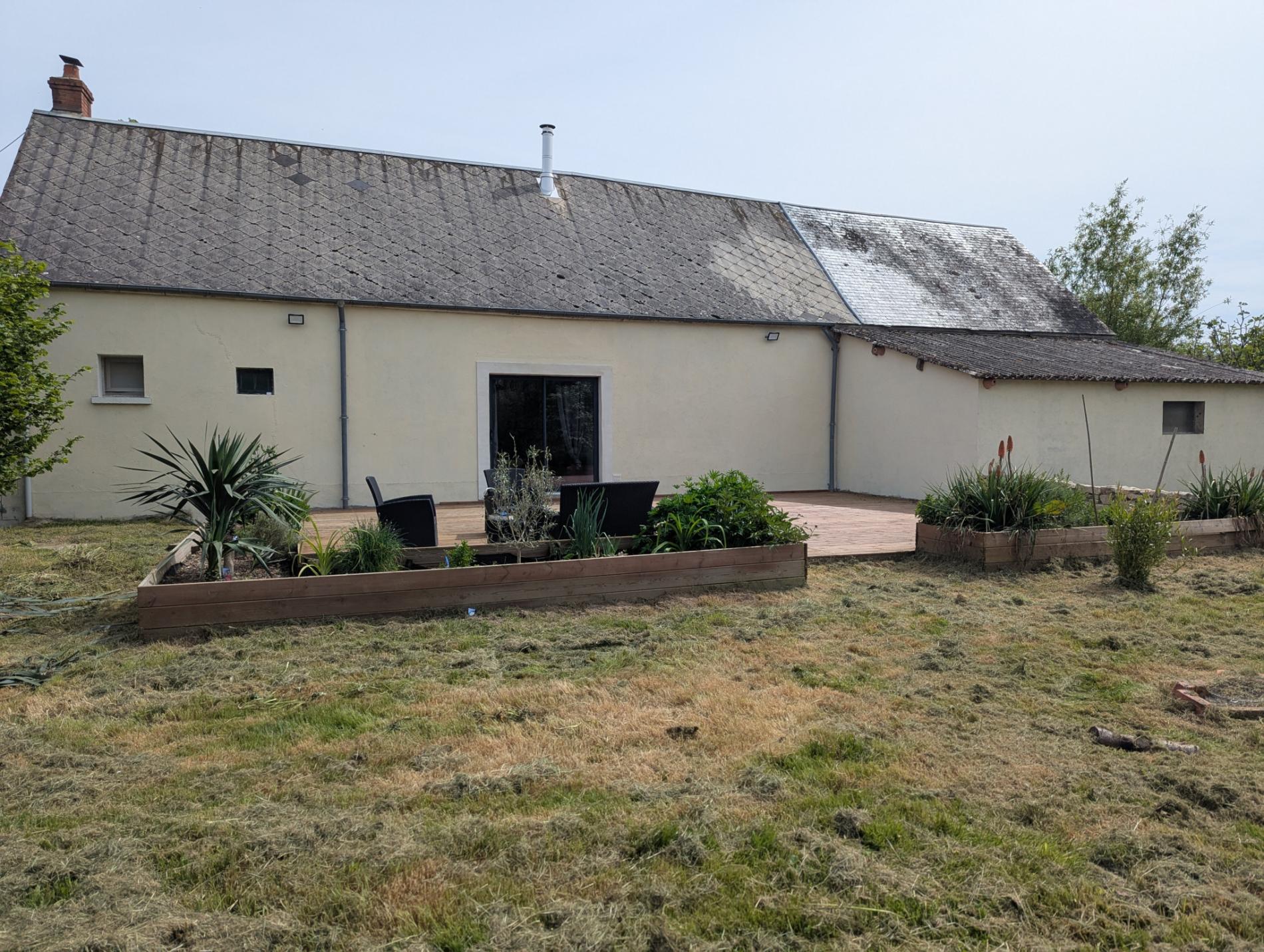A 250m du 1er voisin, maison de campagne sur 5ha !
