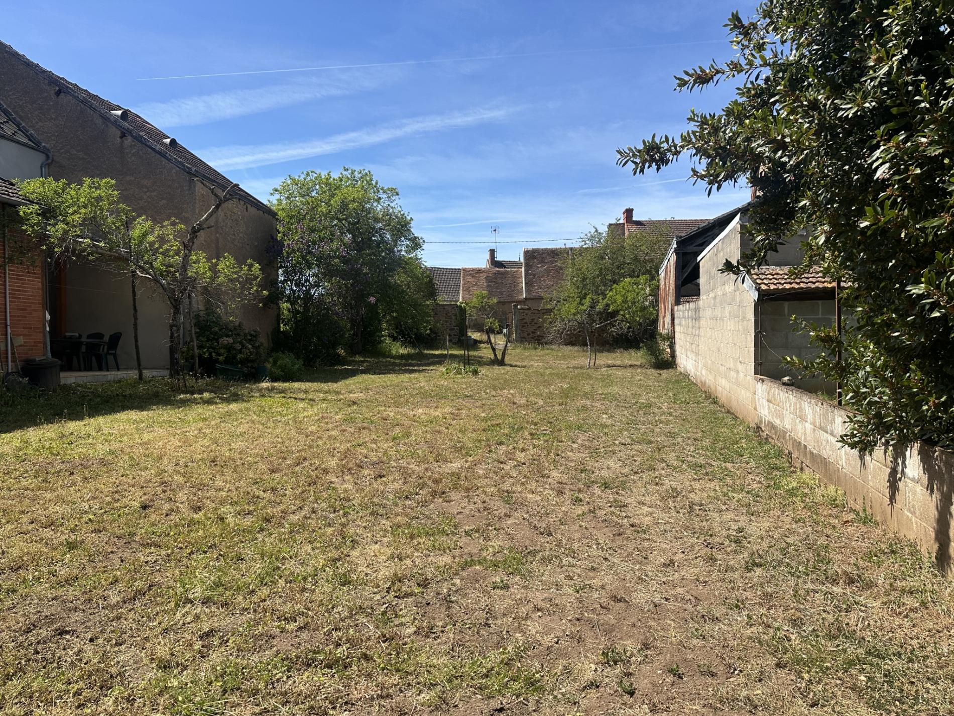 Maison de 107 m2 avec 5285 m2 de terrain