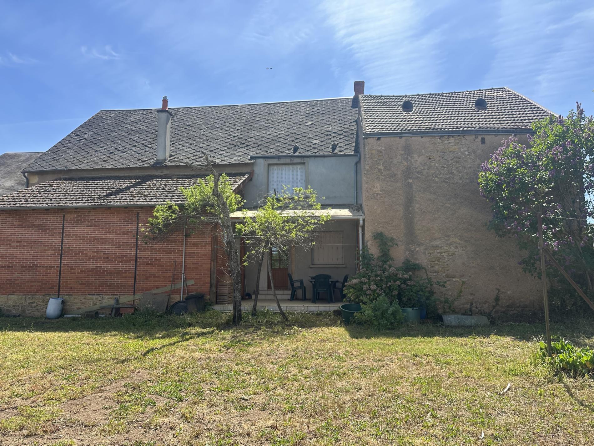Maison de 107 m2 avec 5285 m2 de terrain