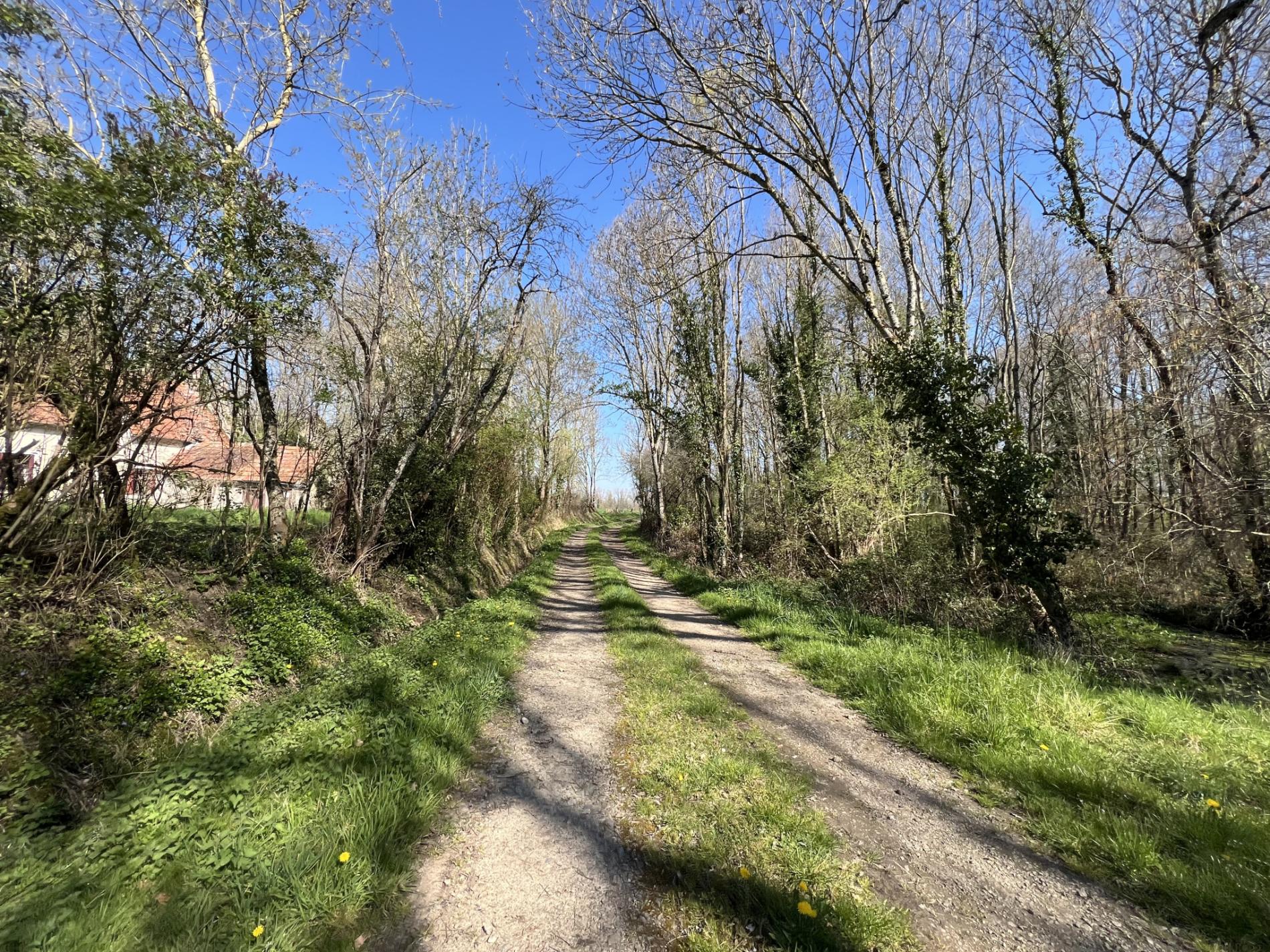 Maison de campagne à plus de 200 m du premier voisin