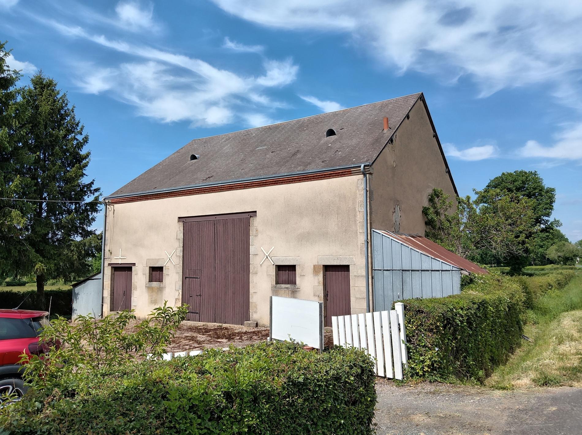 Maison à rénover sur 2.5 ha