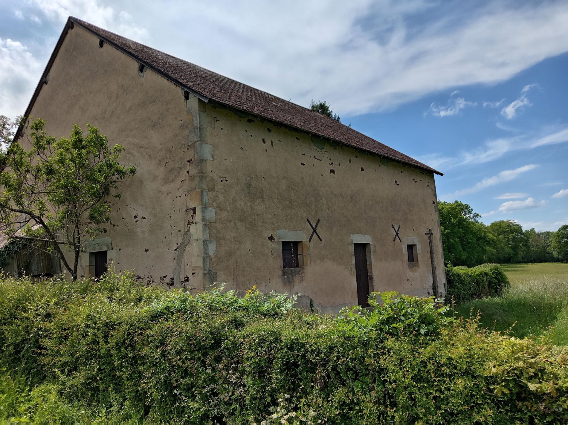 Maison à rénover sur 2.5 ha