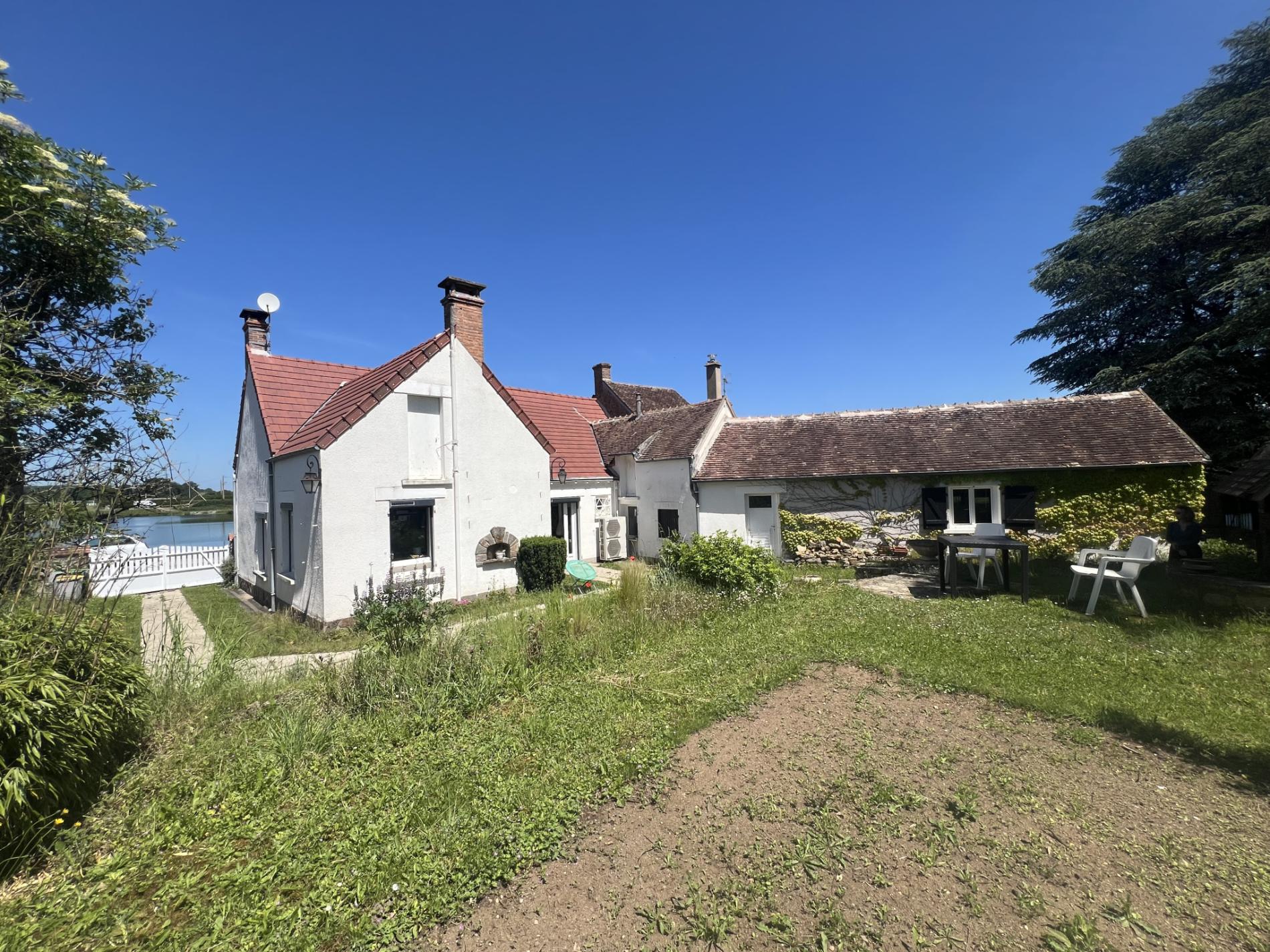 Maison de plain pied avec vue sur étang !