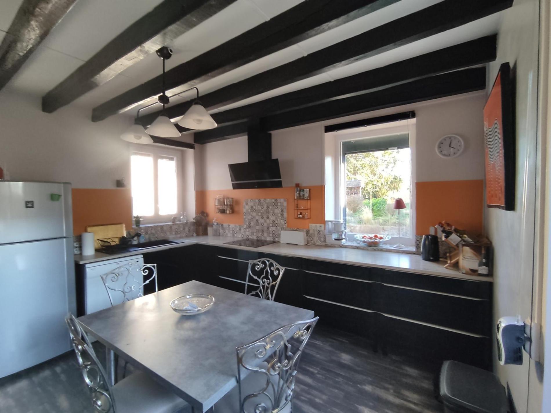 Maison de plain pied avec vue sur étang !