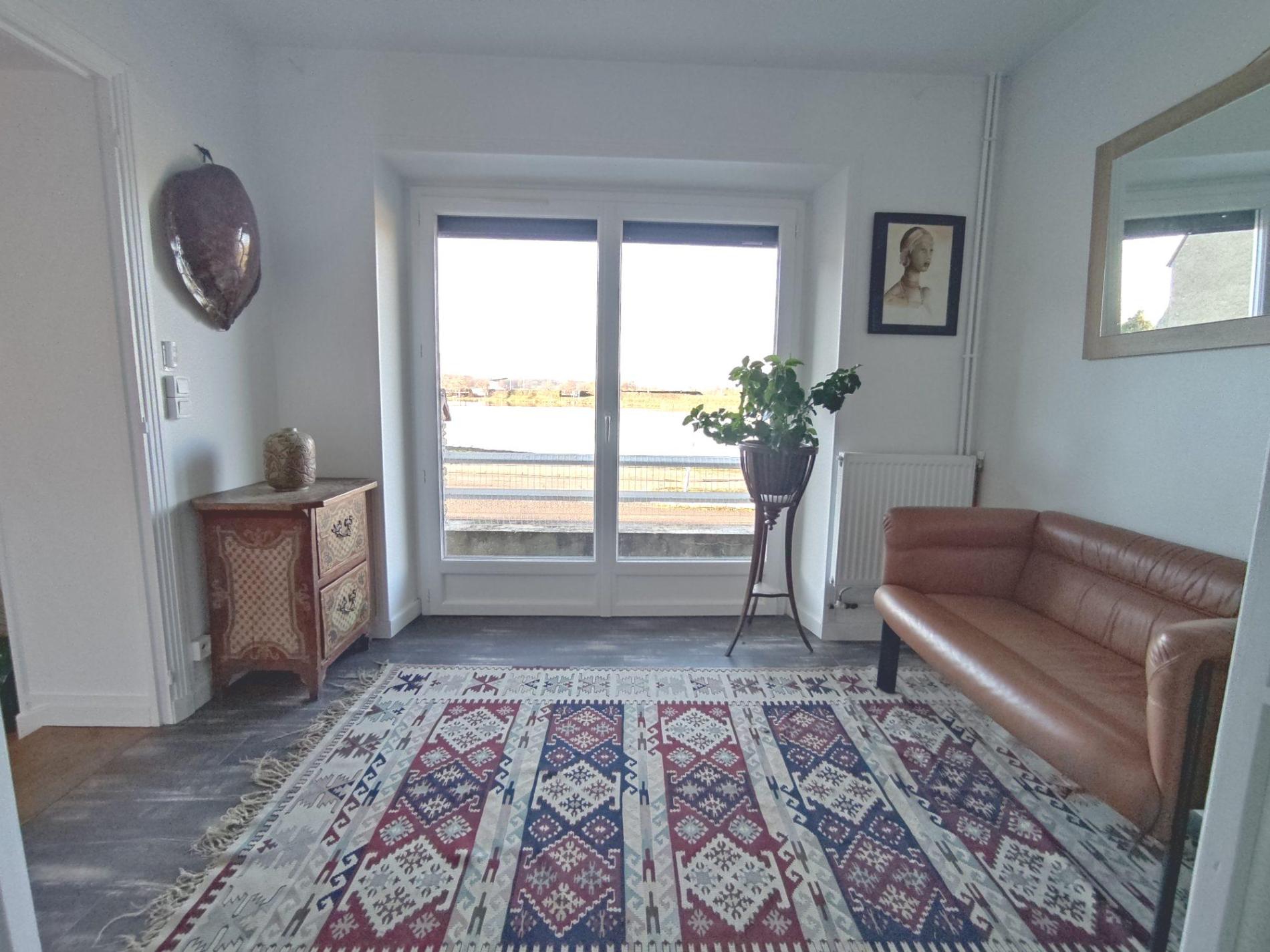 Maison de plain pied avec vue sur étang !