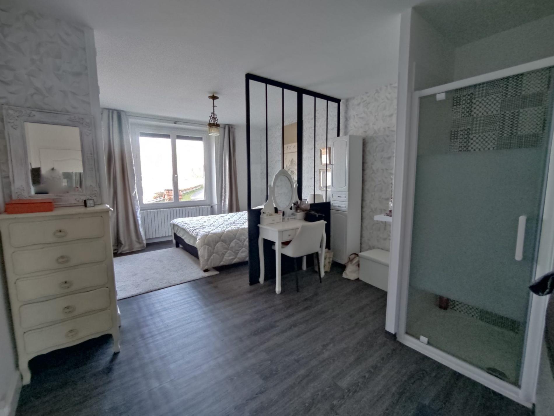 Maison de plain pied avec vue sur étang !