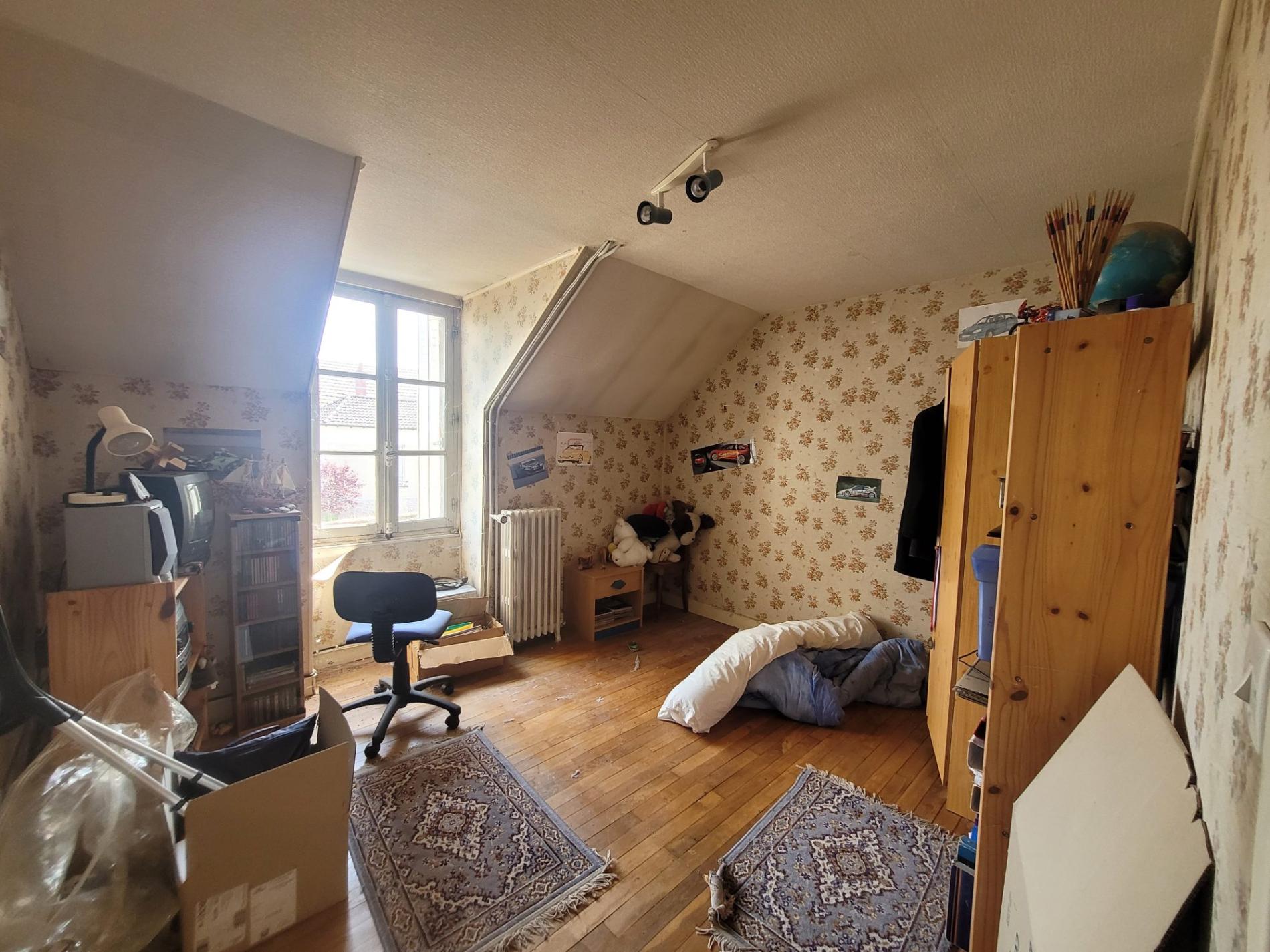Garage de 900 m2 idéal pour votre activité !