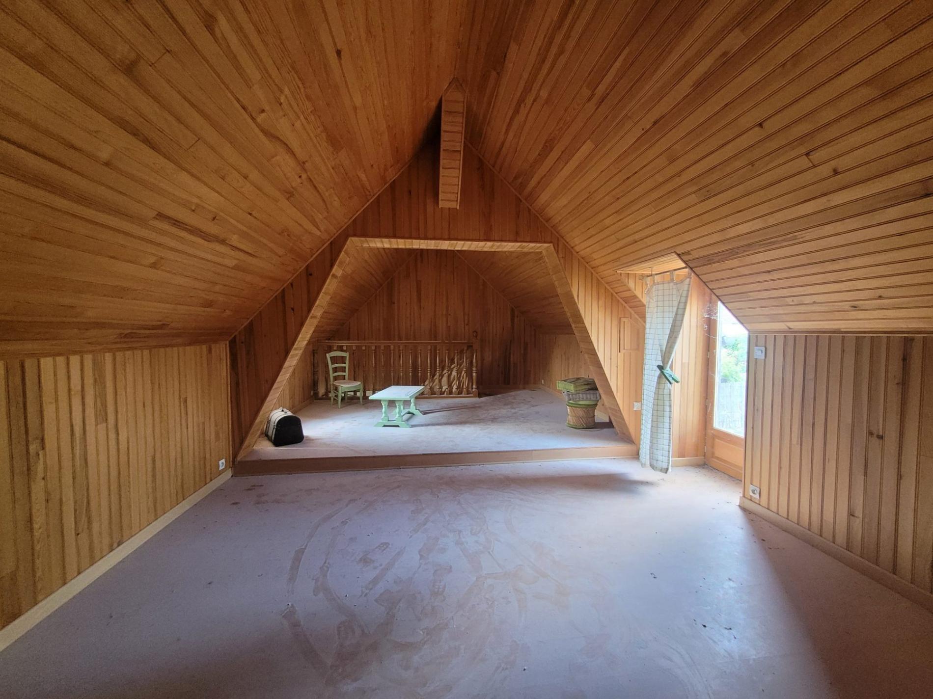 Garage de 900 m2 idéal pour votre activité !