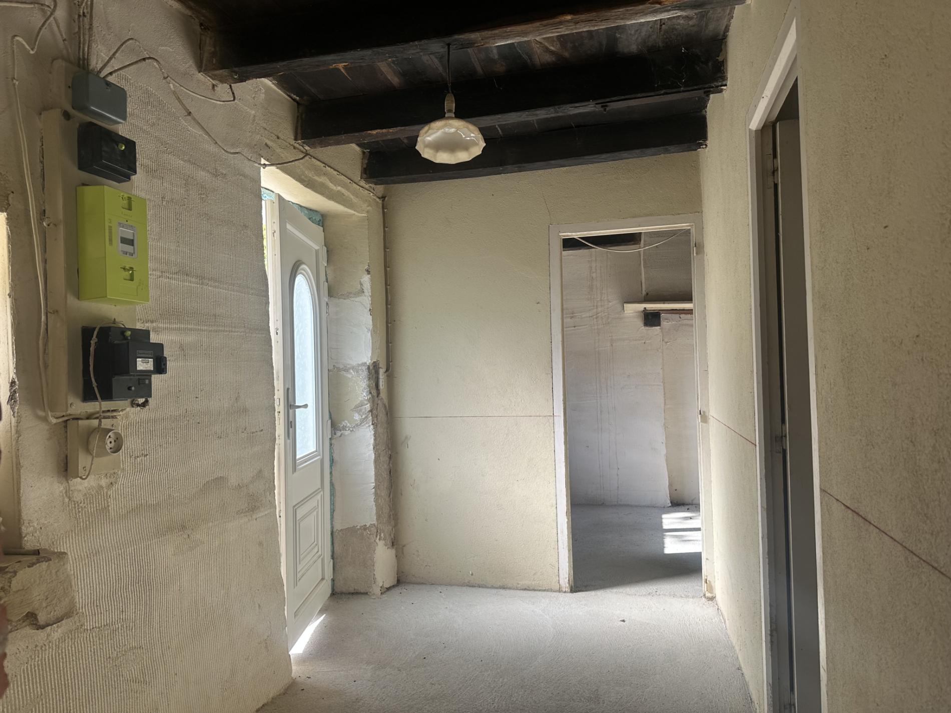 Maison de campagne sur 14 hectares à 280m du 1er voisin !
