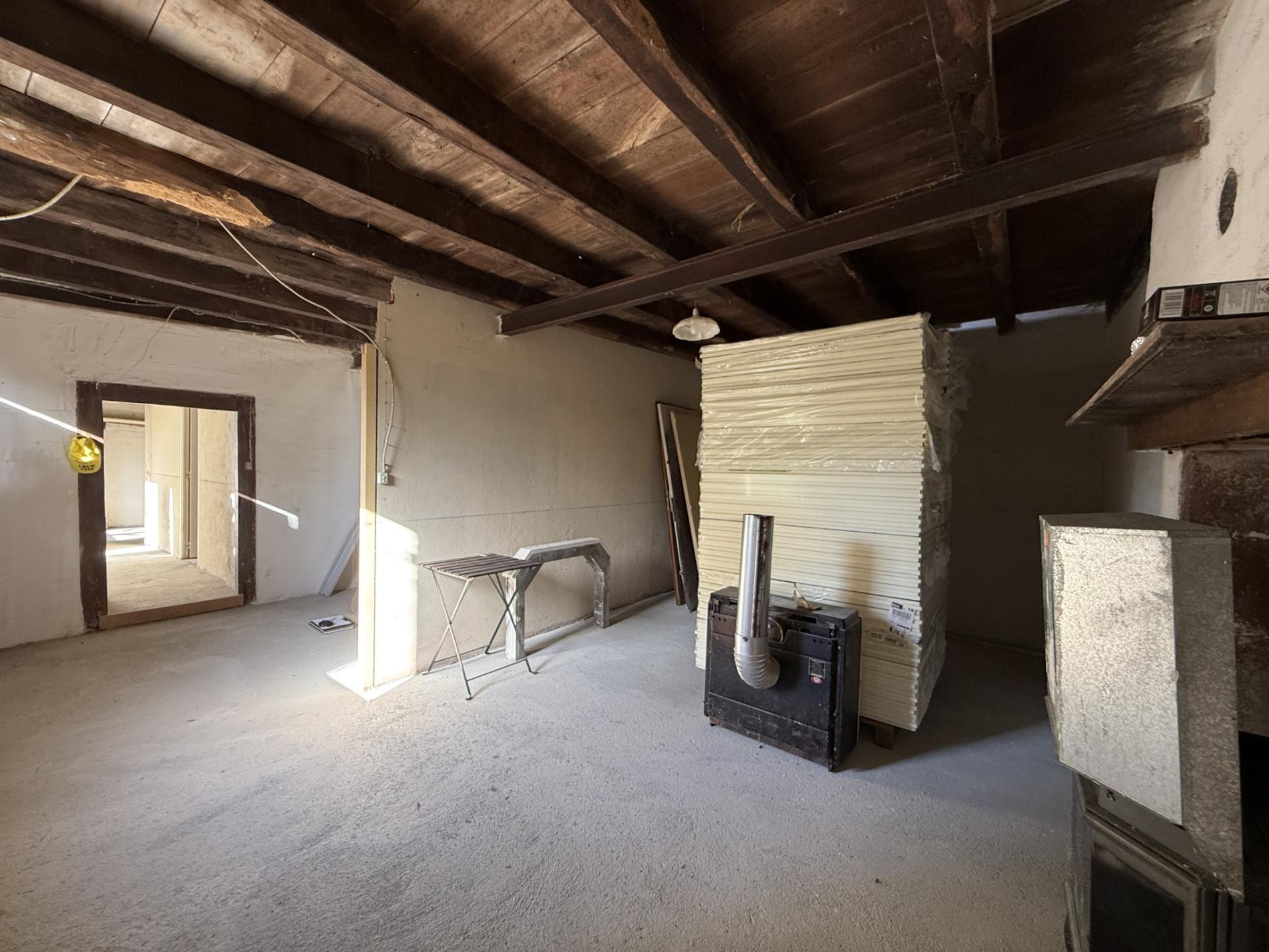 Maison de campagne sur 14 hectares à 280m du 1er voisin !